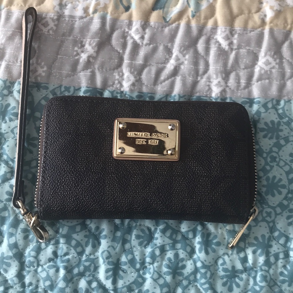 Michael Kors Small Wristlet